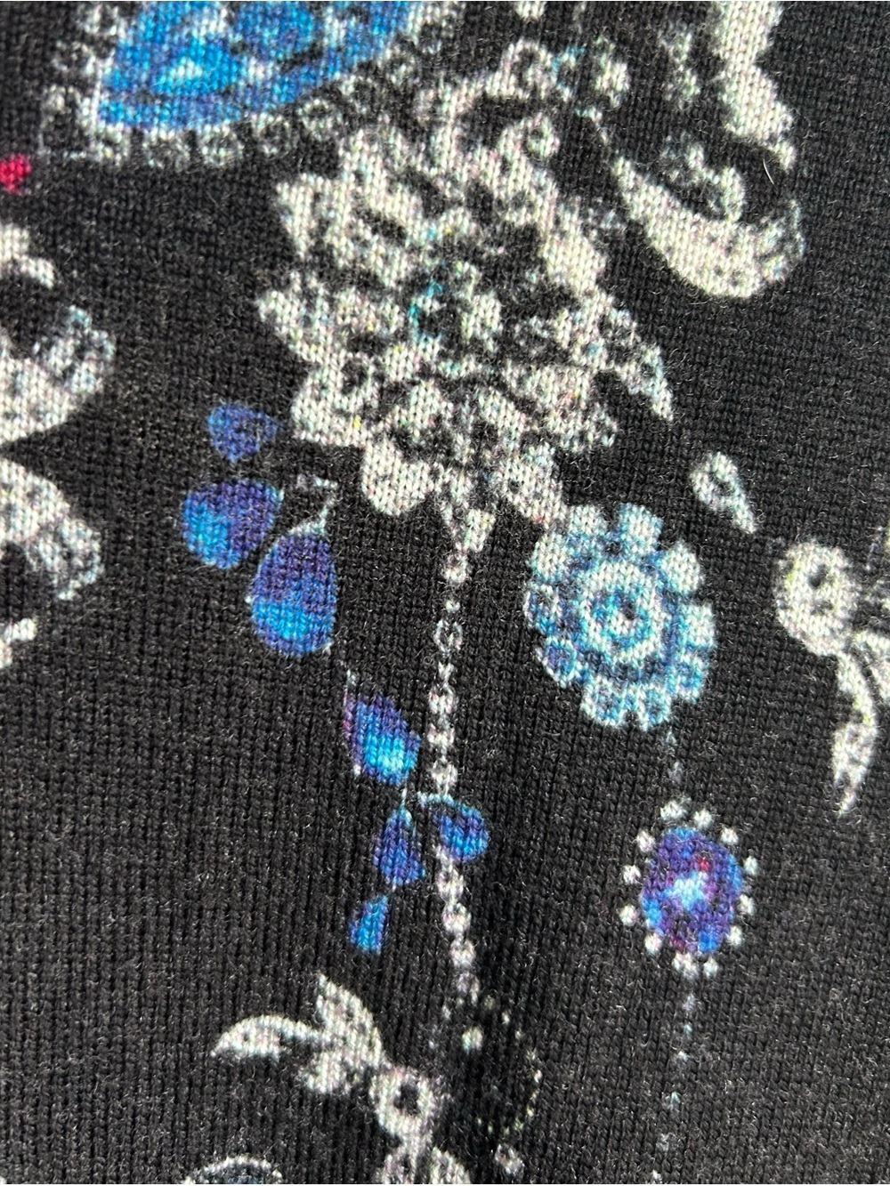 Anne Fontaine Short-Sleeve Embellished Lane Wool Sweater. Size is Small/Medium. - Picture 4 of 6